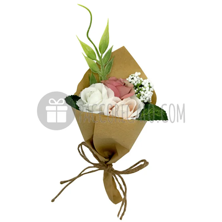 Bouquet di rose in toni di Rosa in cono di carta kraft con cordino (cm 6 x 15)